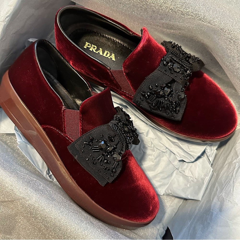 🔥SALE🔥 PRADA Burgundy Velvet Bow Slip On Sneakers EU37/US 7 (NWT)
